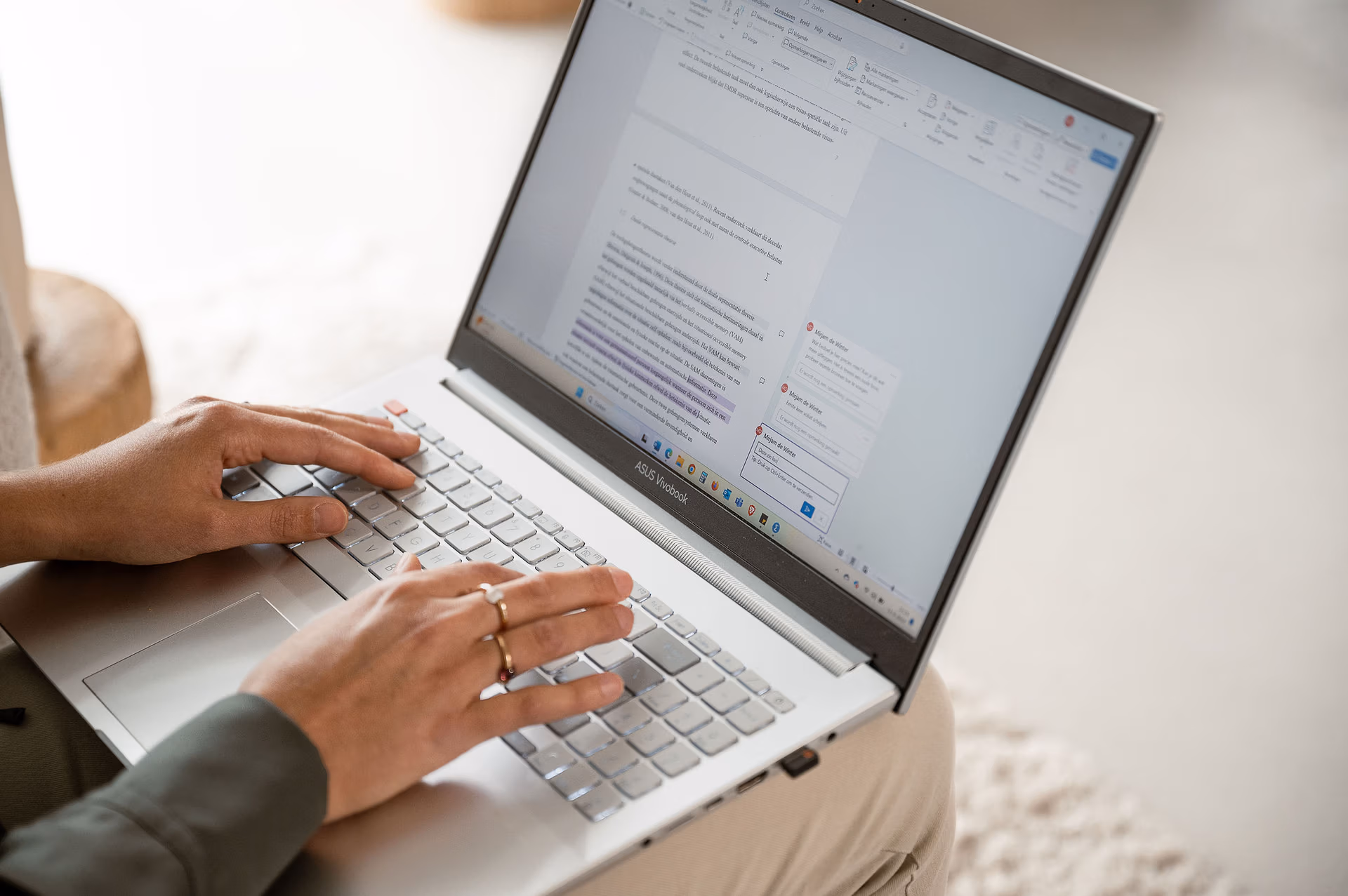 schrijven-essay-laptop